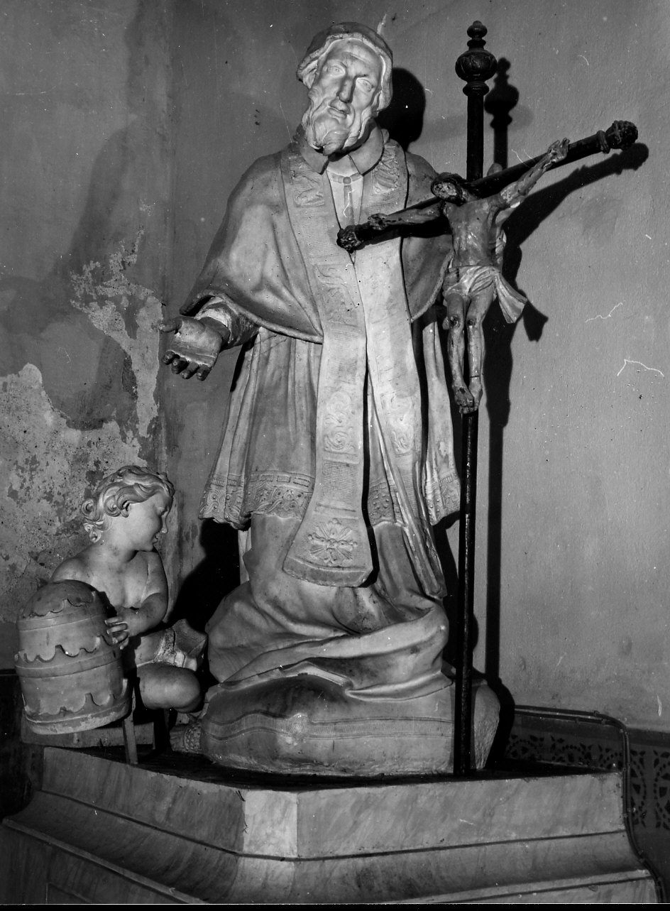 papa Pio V (gruppo scultoreo, opera isolata) di Ponsonelli Giacomo Antonio (sec. XVIII)