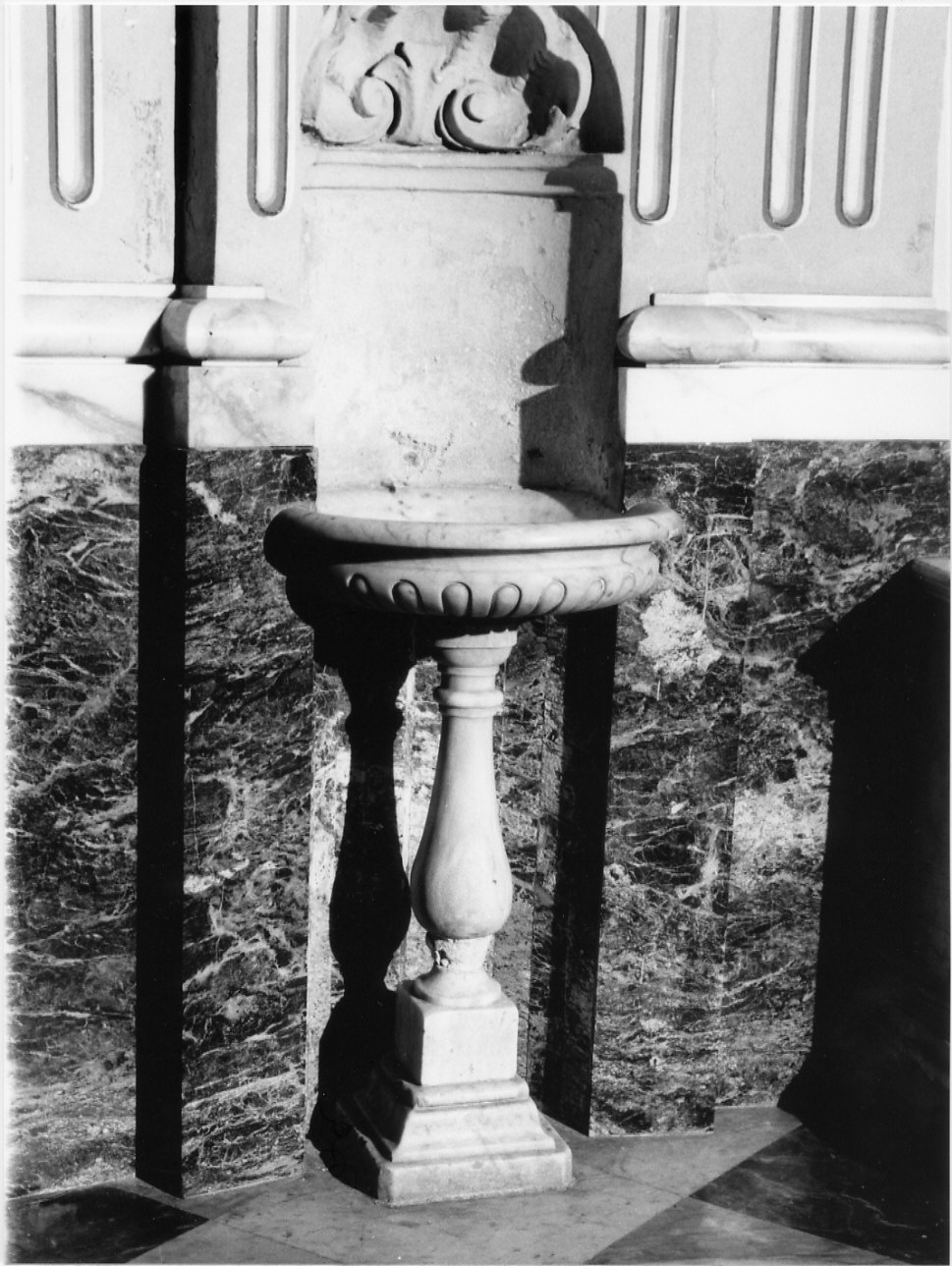 acquasantiera da parete, coppia - bottega ligure (seconda metà sec. XVI)