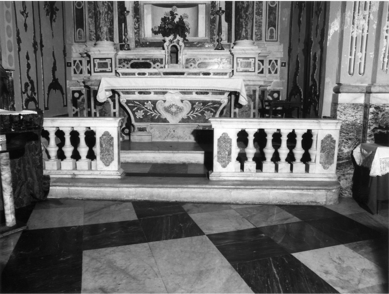 balaustrata, coppia - bottega ligure (prima metà sec. XVIII)