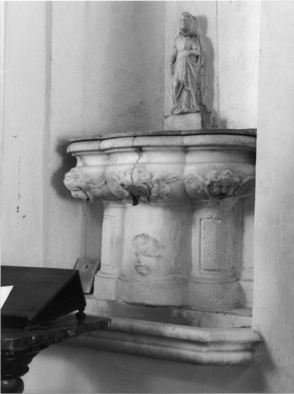 lavabo - a parete, opera isolata - bottega ligure (sec. XVII)