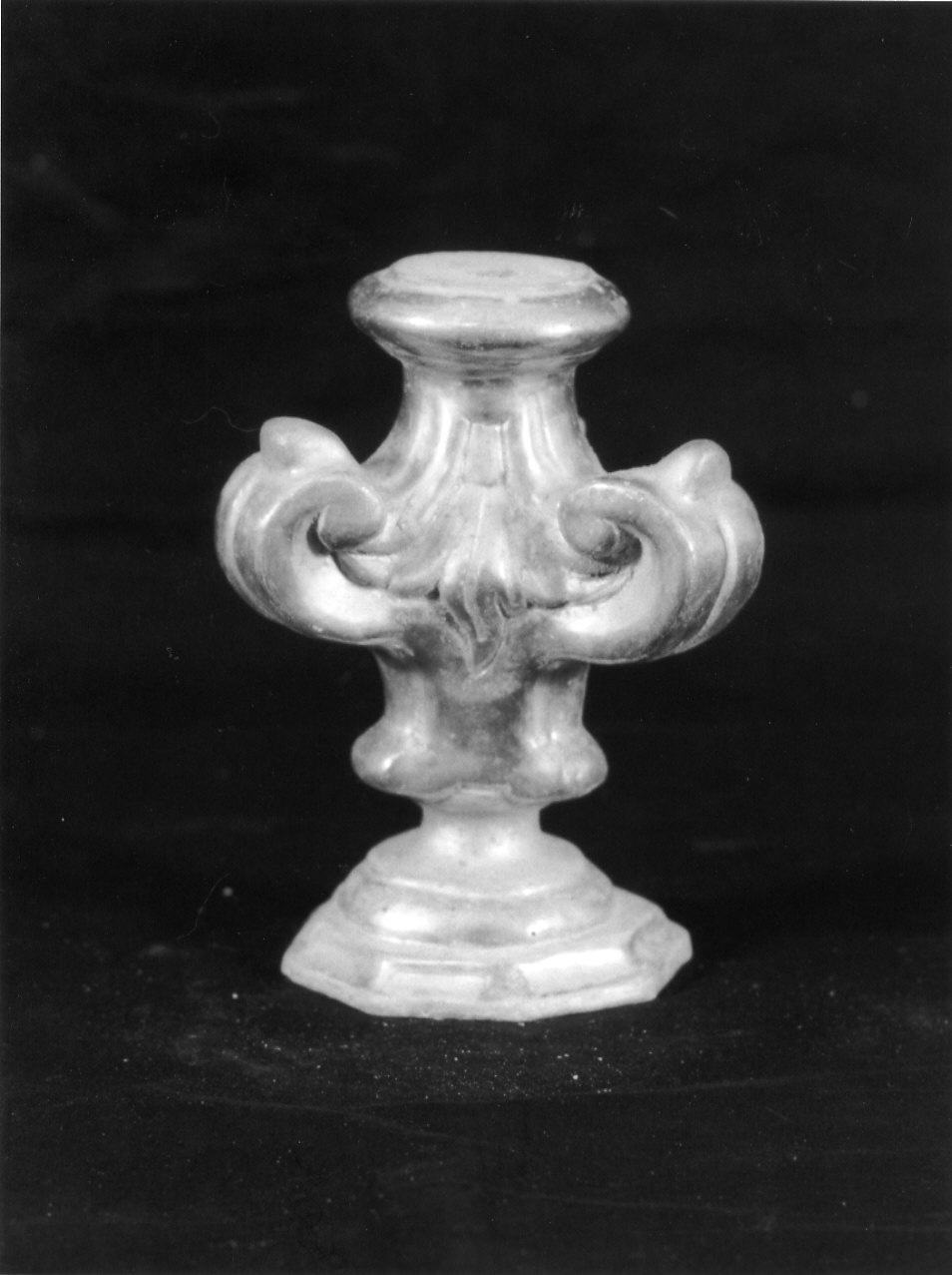 vaso d'altare, serie - bottega ligure (seconda metà sec. XVIII)
