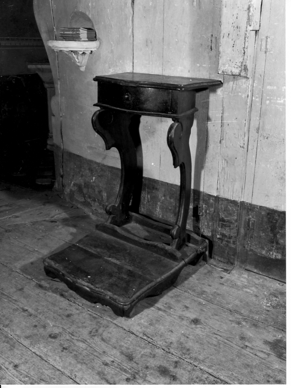 inginocchiatoio, opera isolata - bottega ligure (metà sec. XVIII)