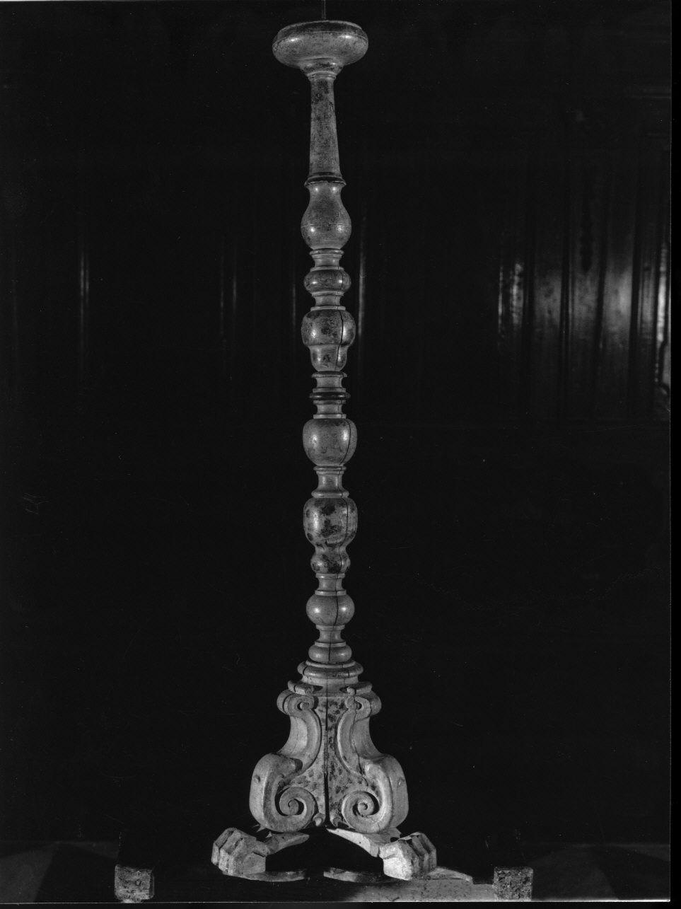 candeliere, opera isolata - bottega ligure (fine sec. XVII)