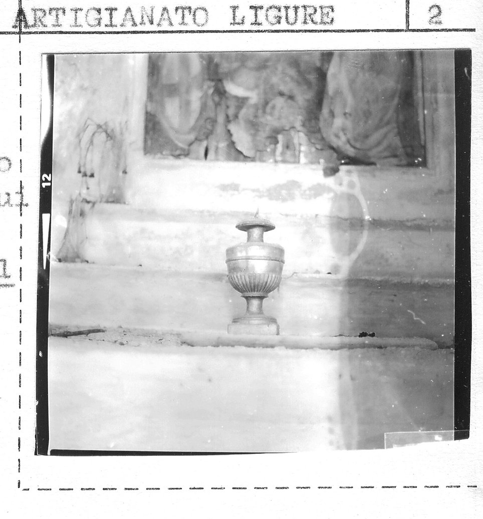 vaso d'altare, serie - bottega ligure (prima metà sec. XIX)