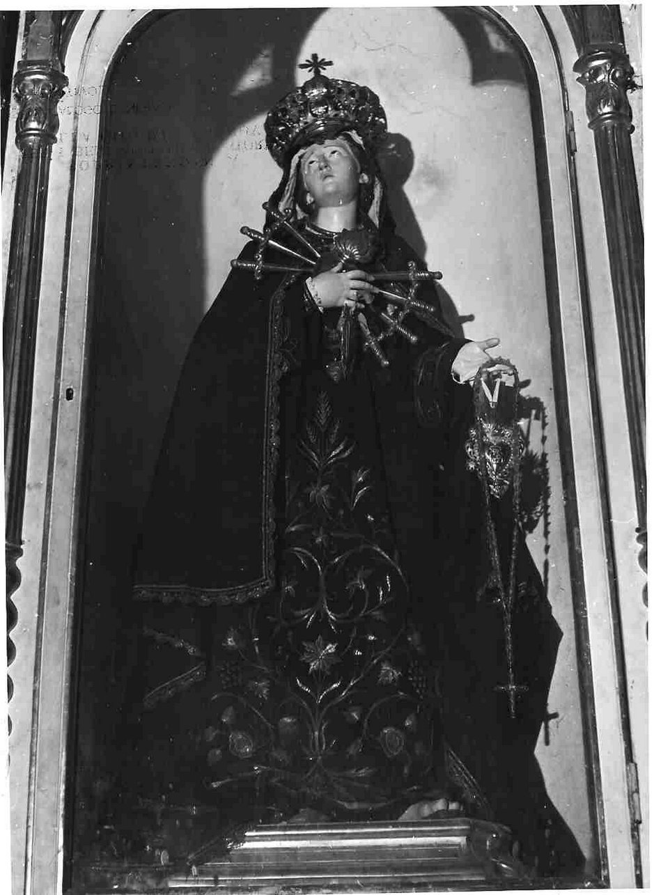 Madonna trafitta da sette spade (statua, elemento d'insieme) di Catello Giuseppe (sec. XIX)