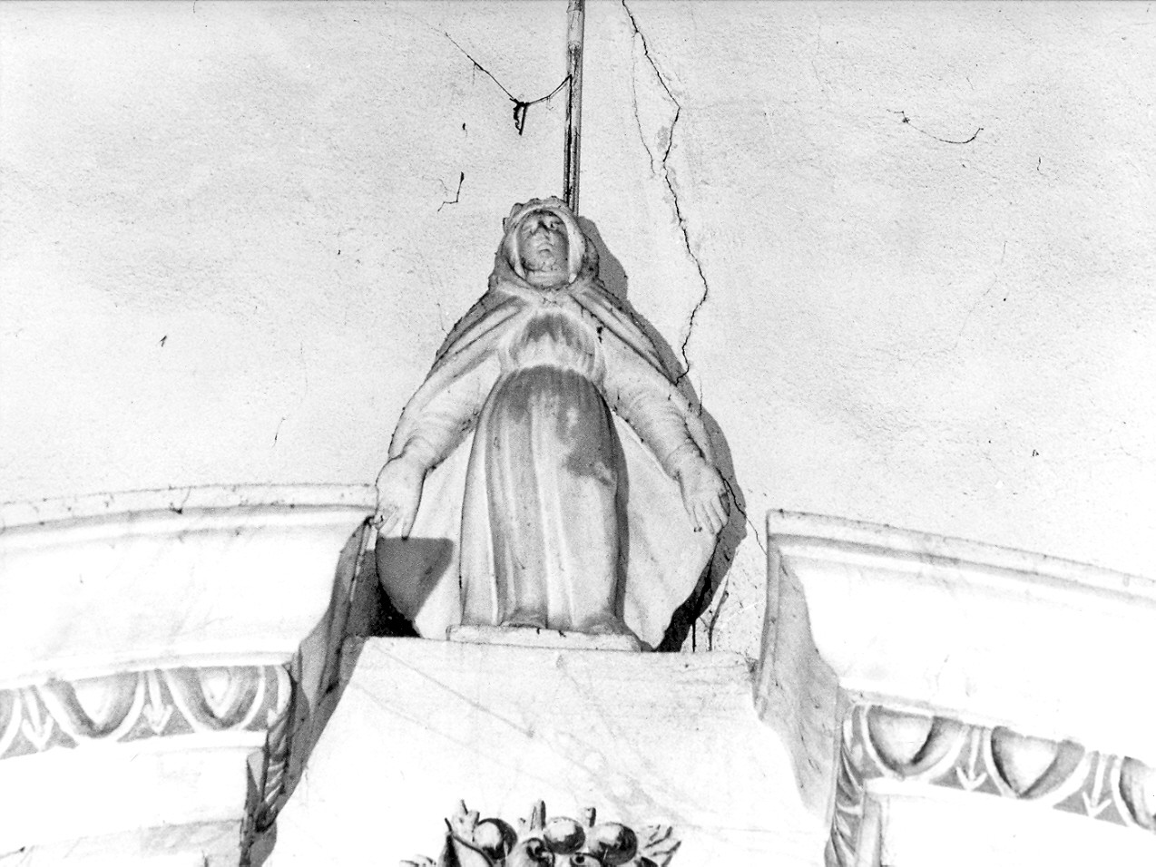 Madonna della Misericordia (statua, elemento d'insieme) - bottega ligure (sec. XVIII)