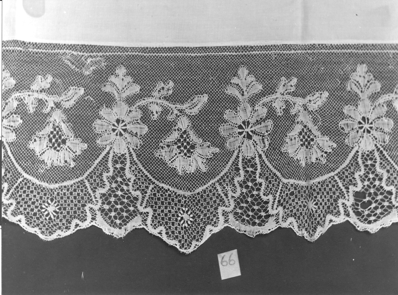 tovaglia d'altare, serie - manifattura ligure (fine, primo quarto, secondo quarto, secondo quarto sec. XIX, sec. XX, sec. XX, sec. XX)