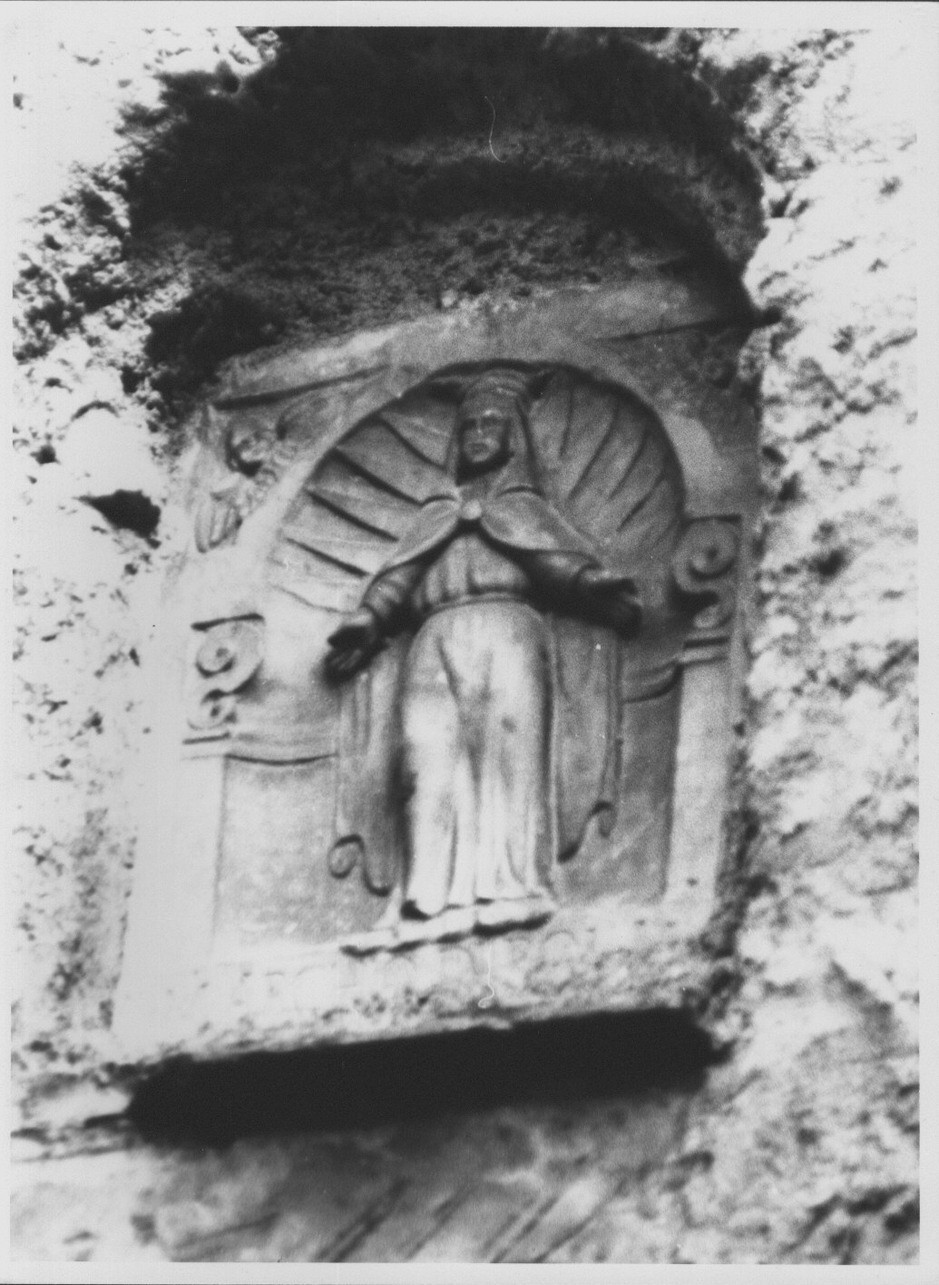Madonna della Misericordia (edicola, opera isolata) - bottega tosco-ligure (sec. XVIII)