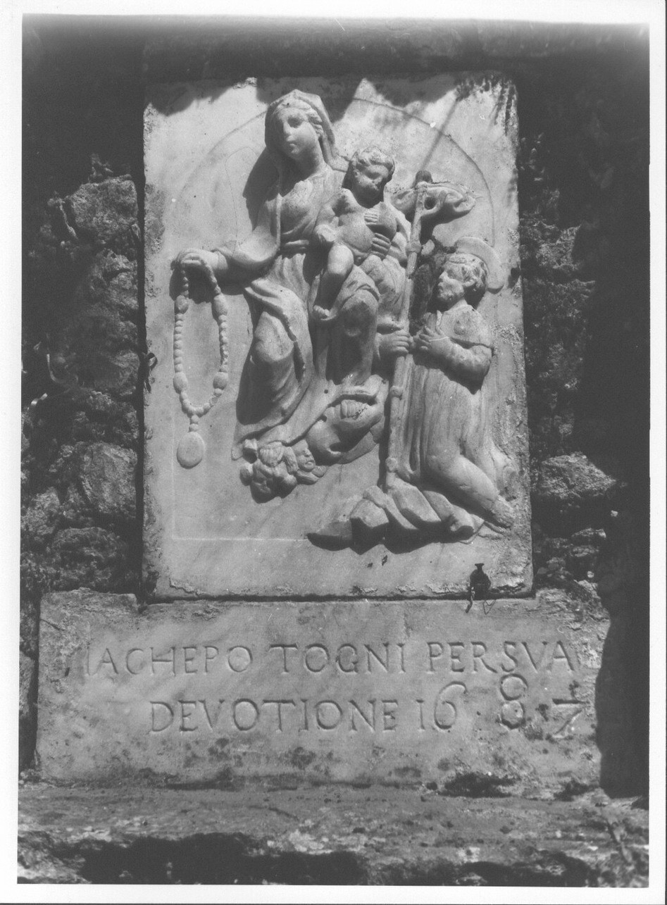 Madonna del Rosario con San Giacomo (edicola, opera isolata) - bottega tosco-ligure (sec. XVII)