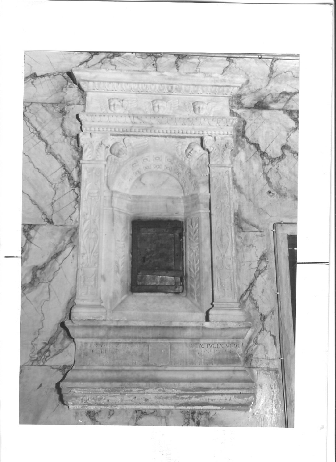 armadietto per oli santi, opera isolata - bottega ligure (sec. XVI, sec. XVI)