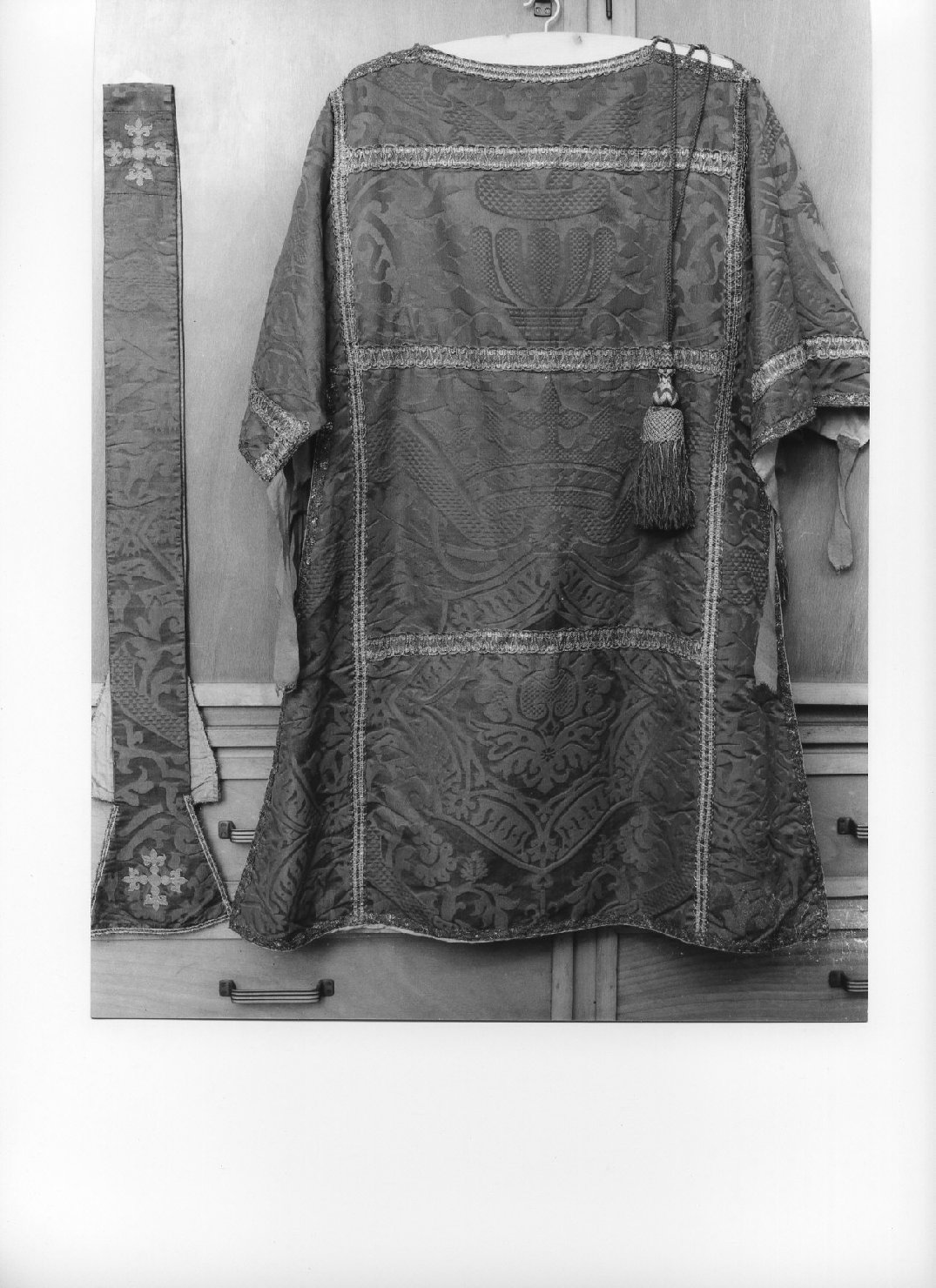 dalmatica, elemento d'insieme - manifattura genovese (sec. XVII)