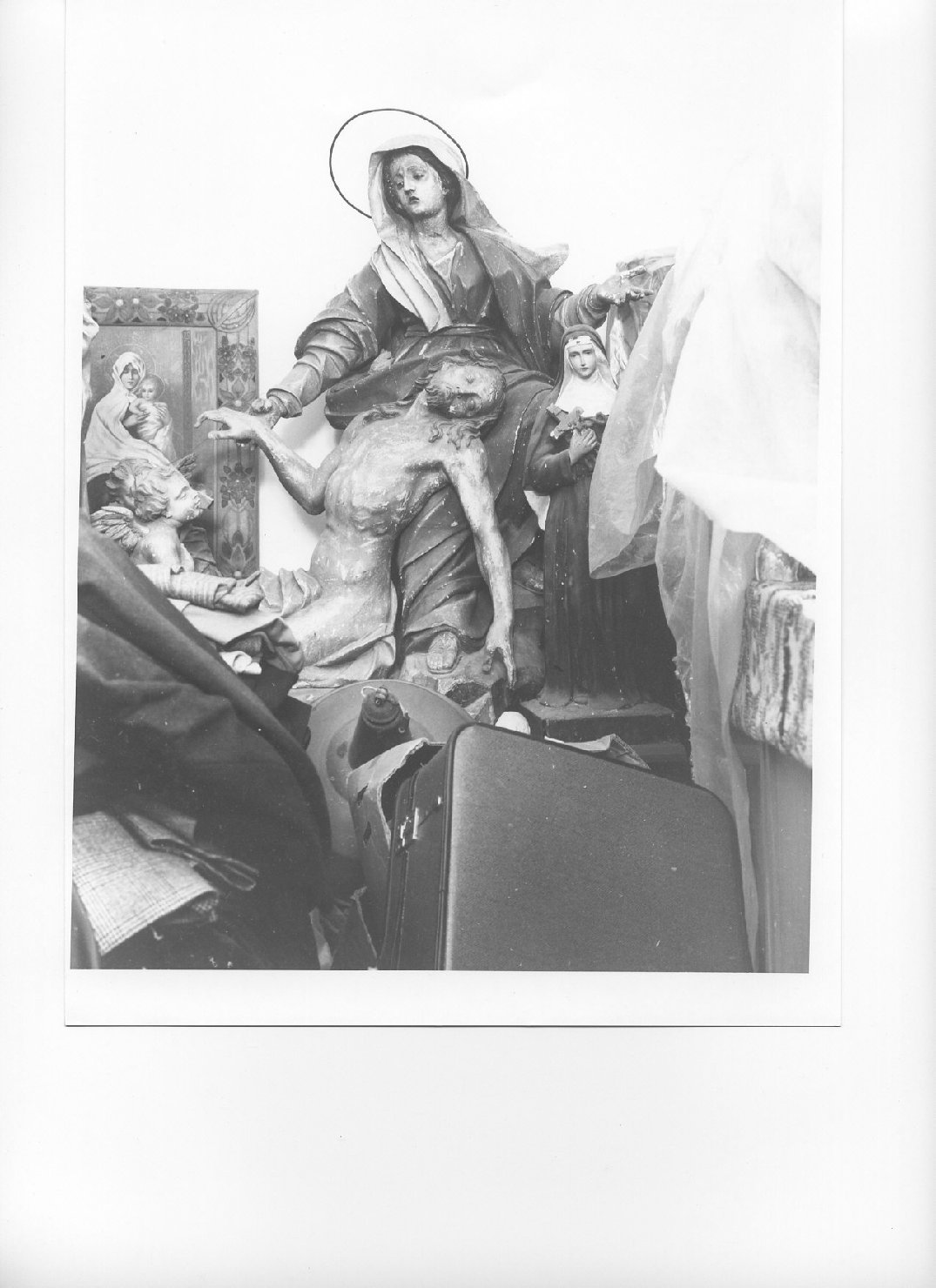 Pietà (gruppo scultoreo, opera isolata) - bottega ligure (secc. XVII/ XVIII)