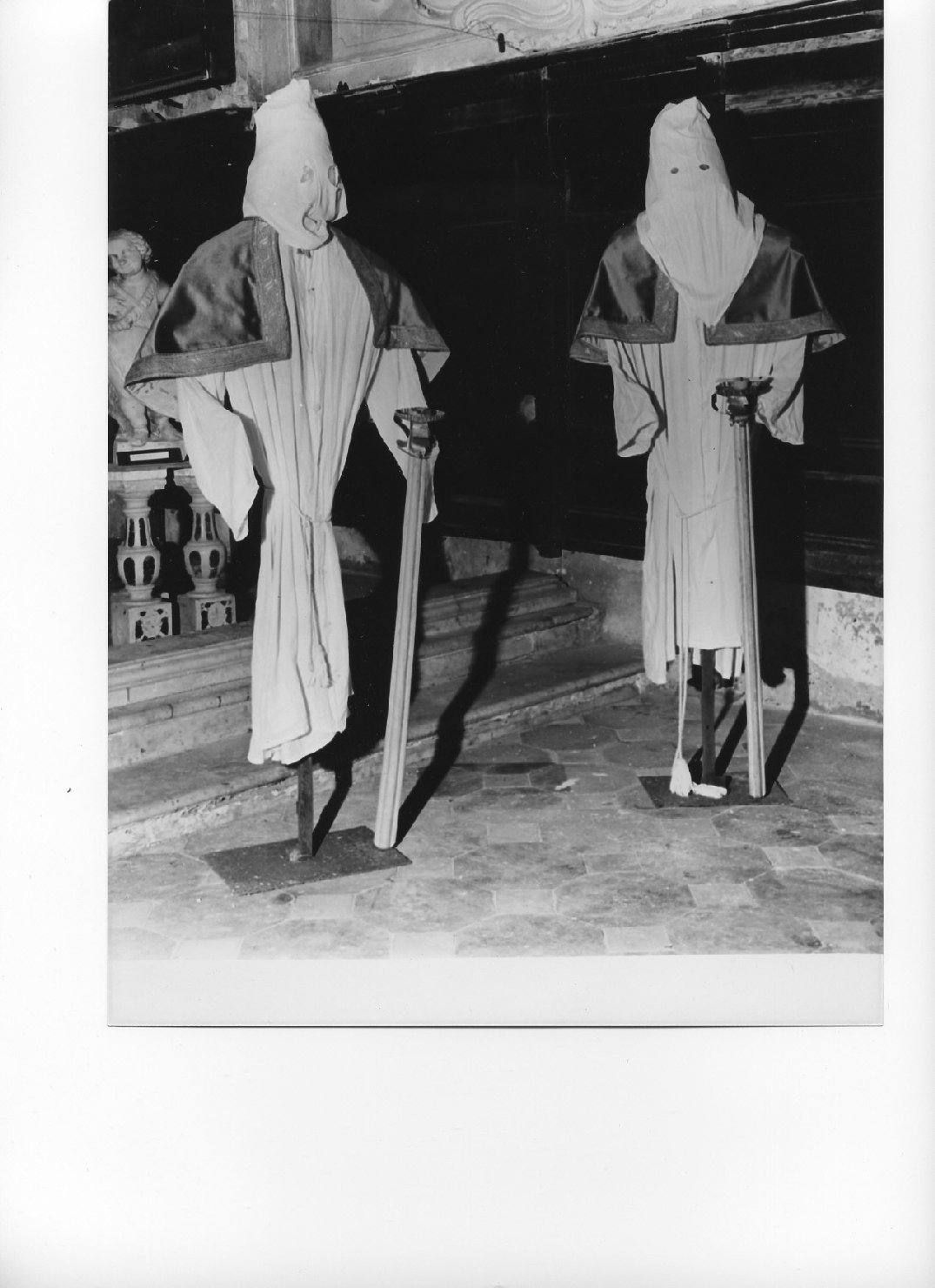 veste di confraternita, coppia - manifattura ligure (sec. XIX, sec. XX)