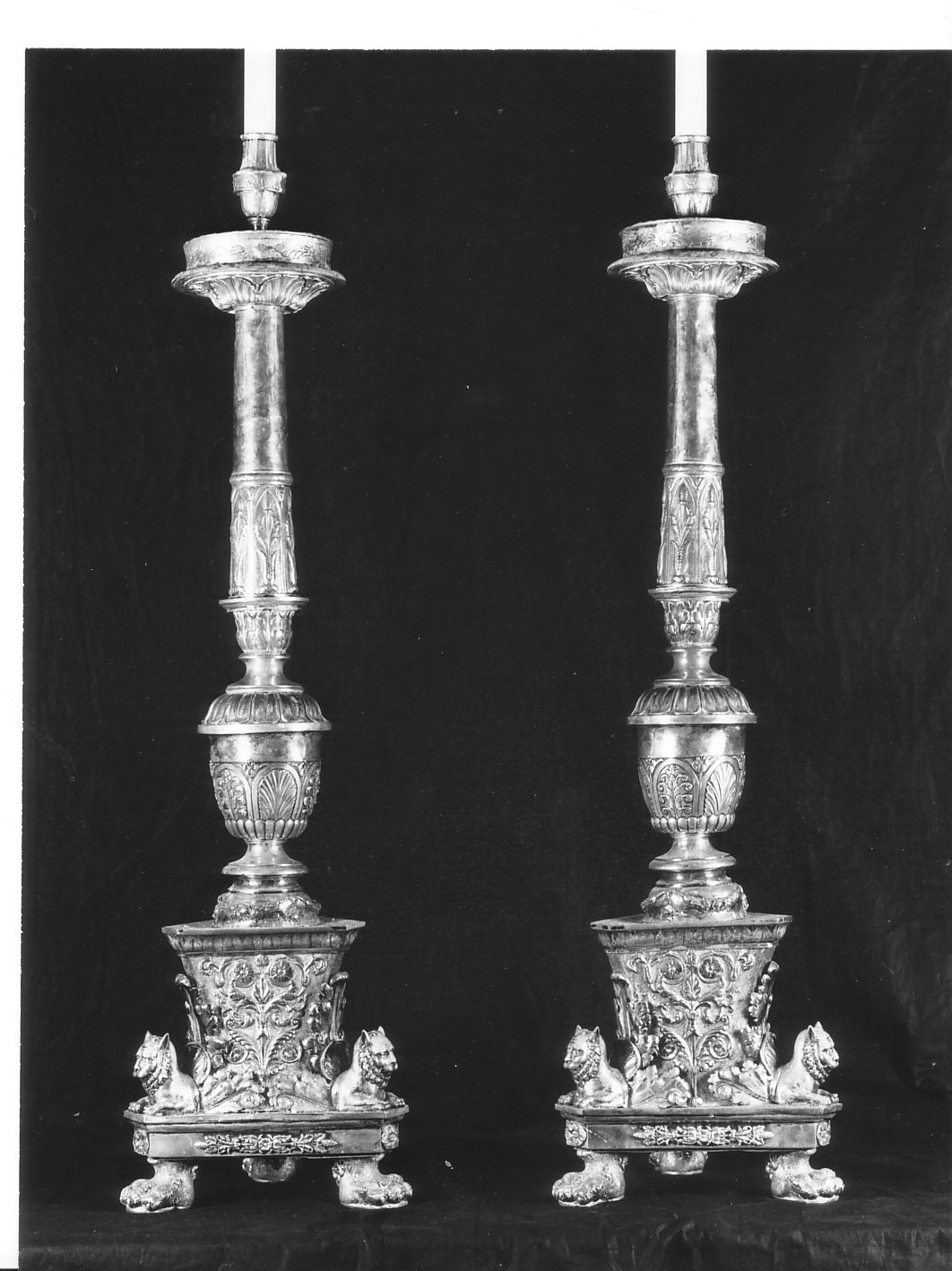 motivi decorativi vegetali e animali (candeliere, coppia) - bottega italiana (primo quarto sec. XVI)