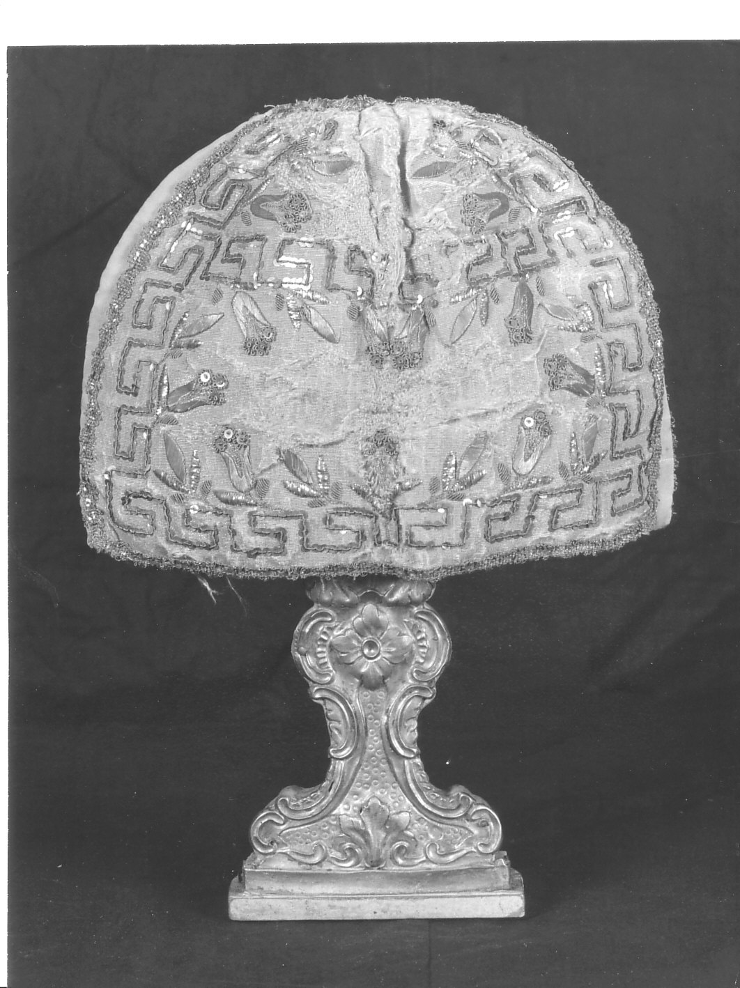 motivo decorativo (conopeo di pisside, opera isolata) - bottega ligure (metà sec. XIX)