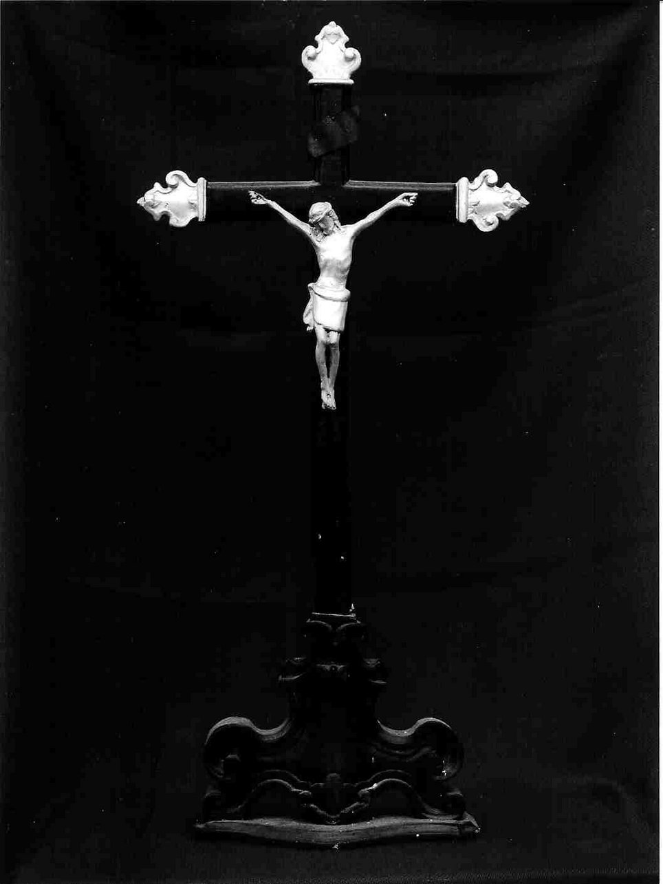 croce d'altare, opera isolata - bottega ligure (sec. XVIII)