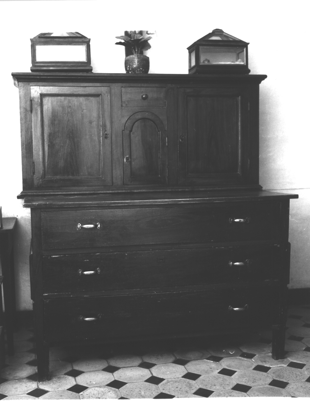 credenza con alzata, opera isolata - bottega italiana (secc. XIX/ XX)