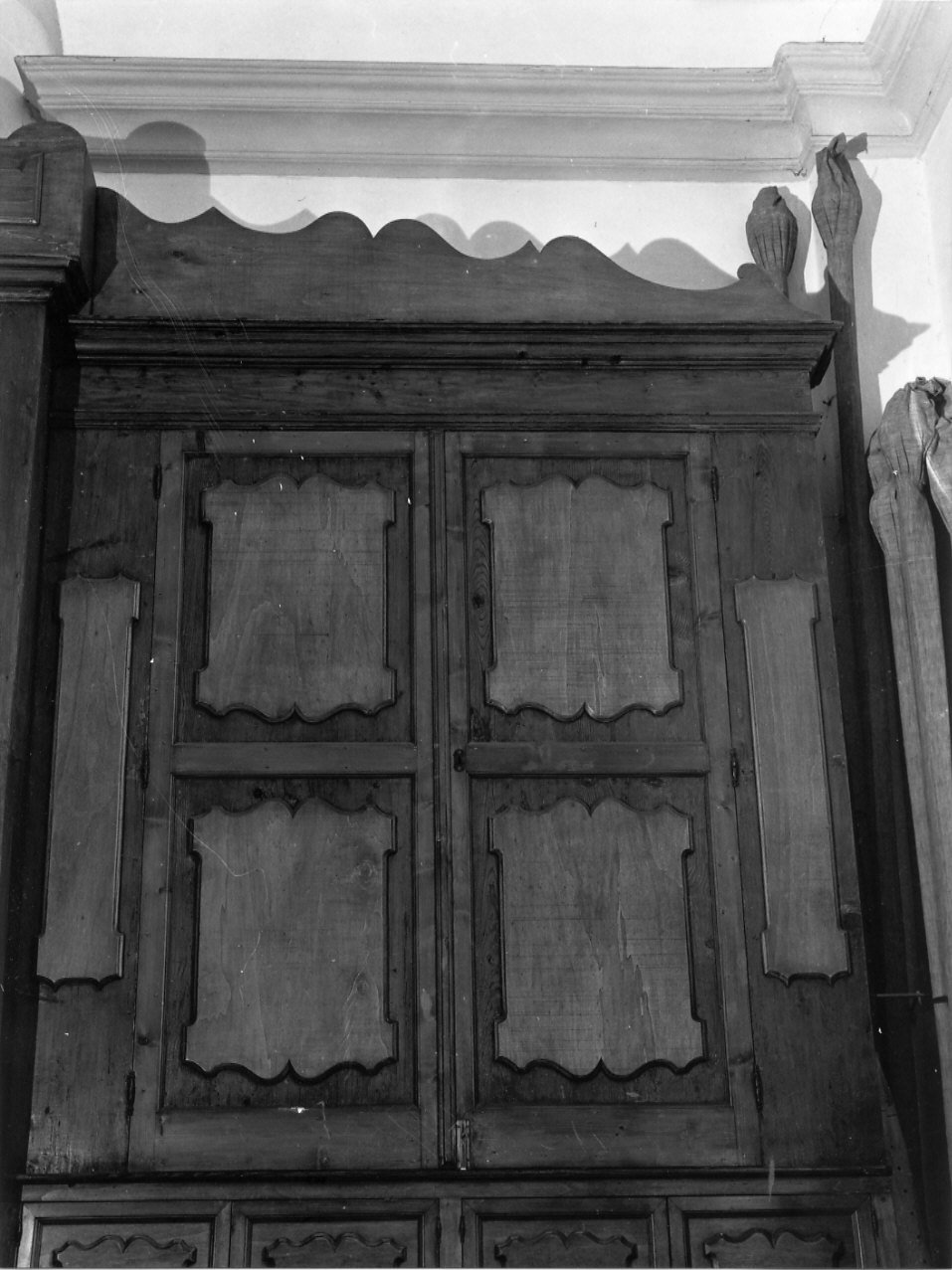 armadio, opera isolata - bottega ligure (secc. XVIII/ XIX)