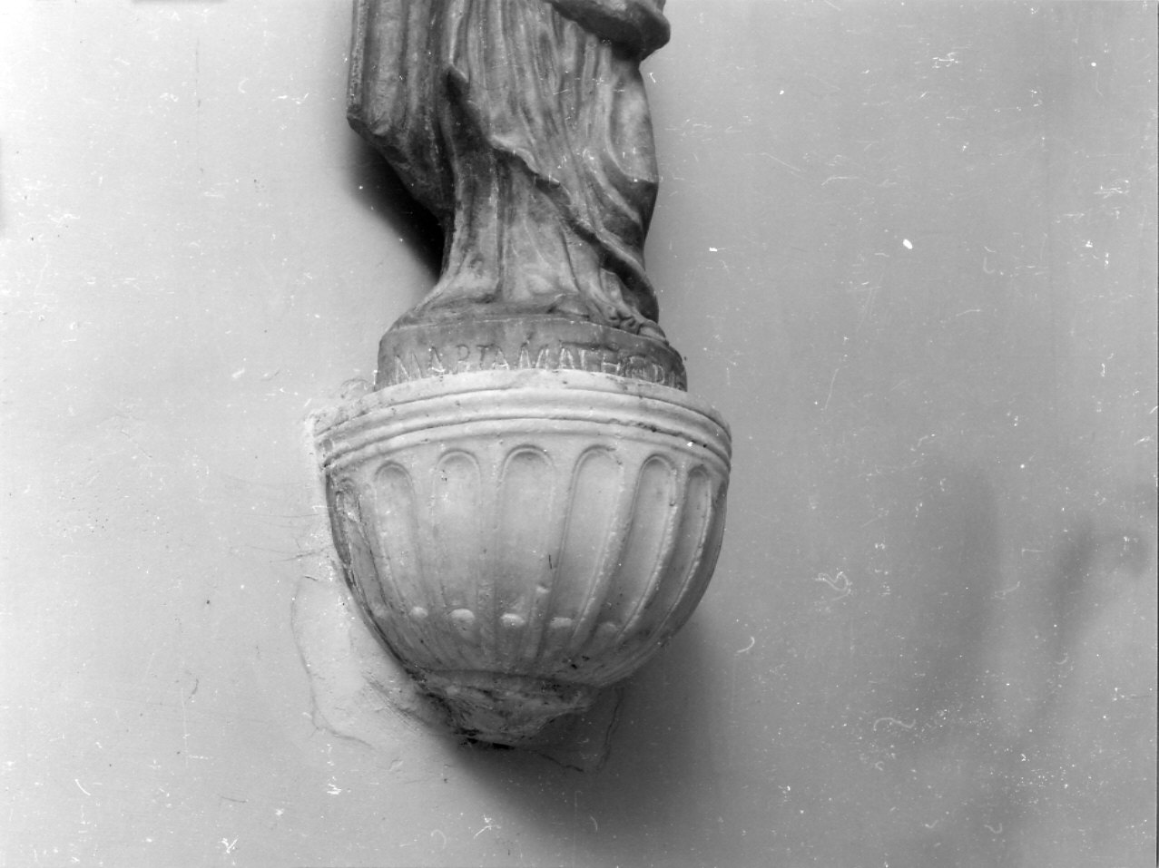 acquasantiera, opera isolata - bottega ligure (secc. XVI/ XVII)