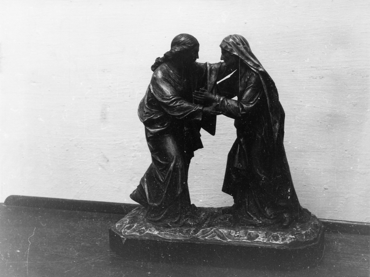 visitazione (scultura, opera isolata) di Rungaldier Giuseppe (sec. XX)