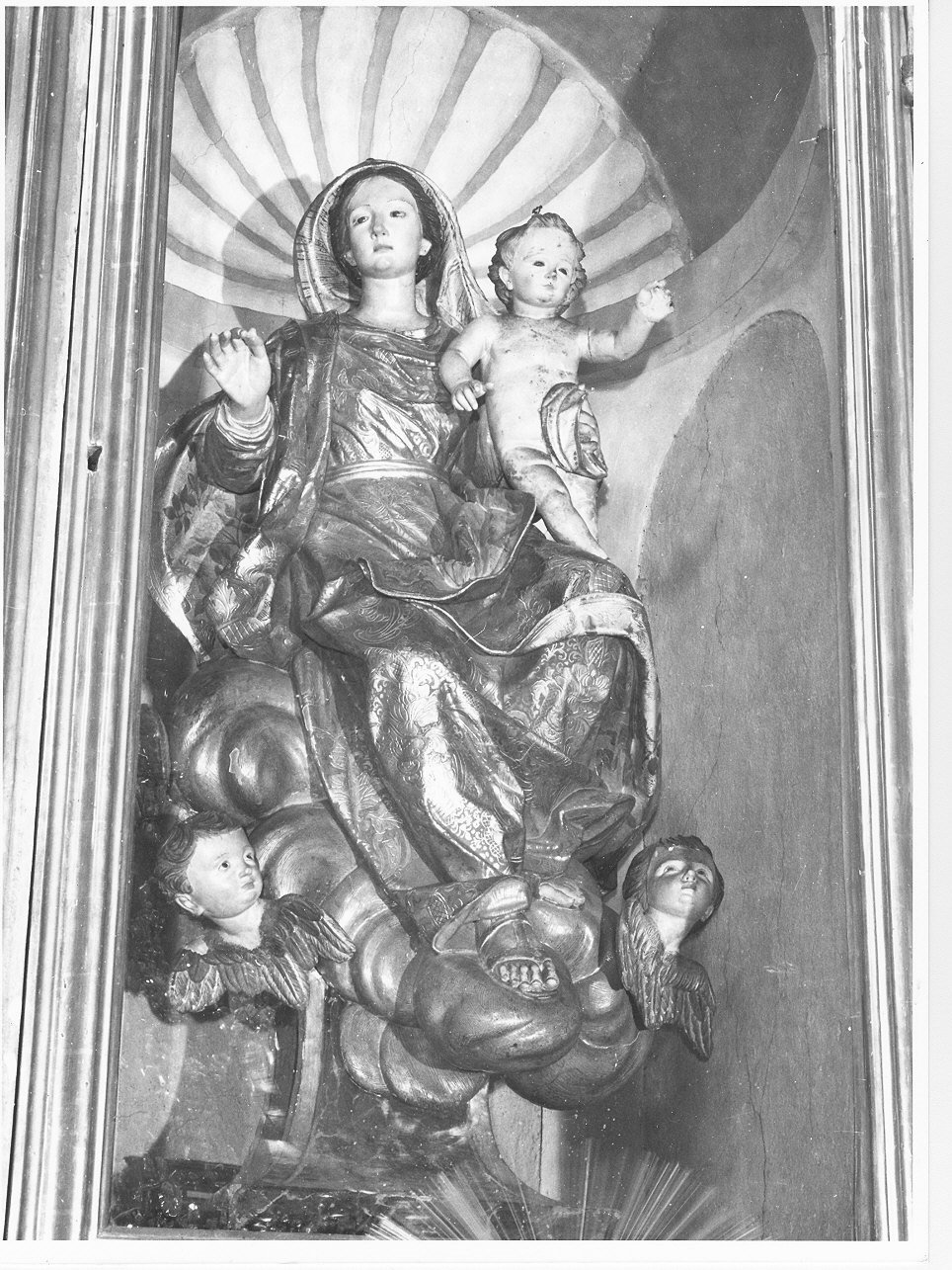 Madonna con Bambino (scultura, opera isolata) - bottega italiana (sec. XVIII)