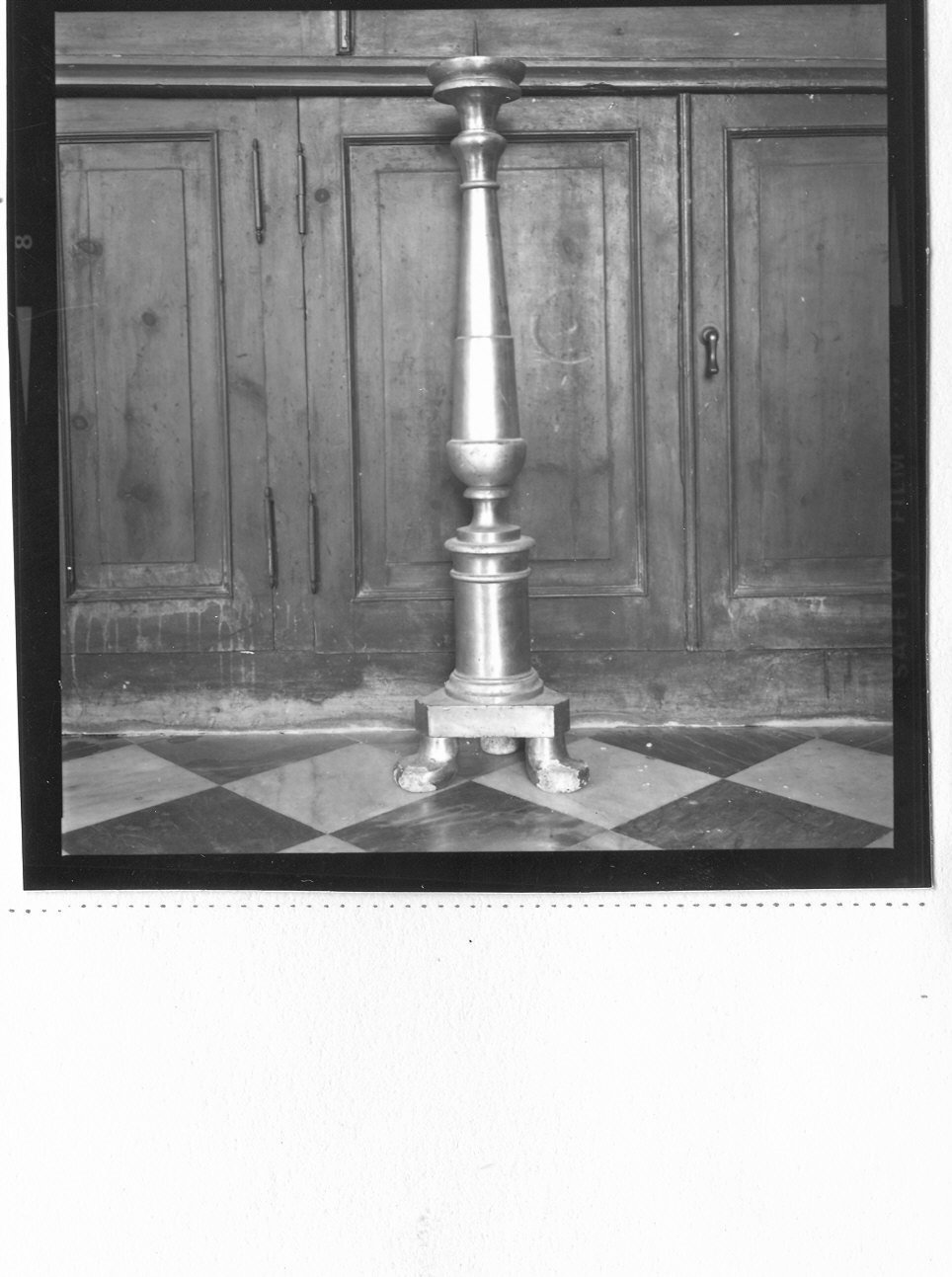 candeliere d'altare, serie - bottega ligure (sec. XIX)