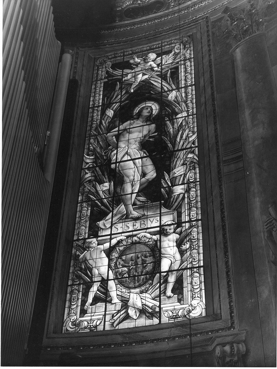 San Sebastiano/ martirio di San Sebastiano (vetrata, opera isolata) di Pogliaghi Lodovico - ambito italiano (secondo quarto sec. XX)