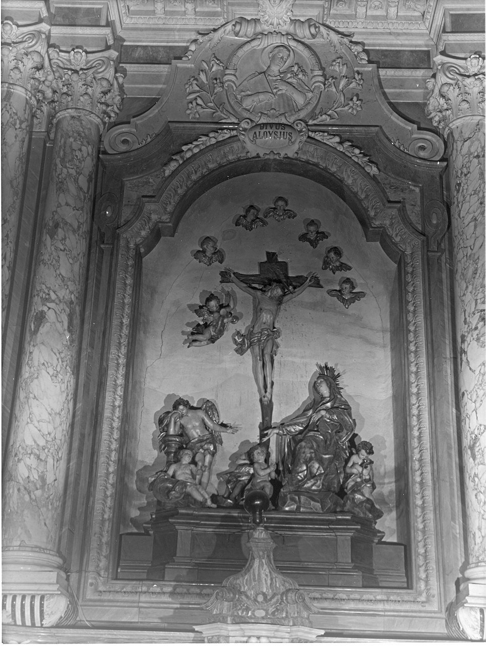 Cristo crocifisso con la Madonna (gruppo scultoreo, opera isolata) di Maragliano Anton Maria (scuola) (sec. XVIII)