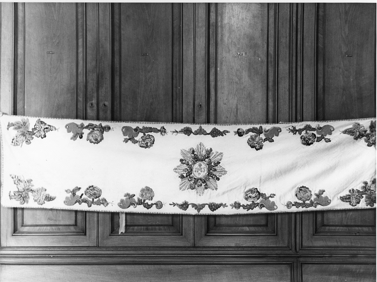 ostia raggiata (velo omerale, opera isolata) - manifattura ligure (inizio sec. XIX)