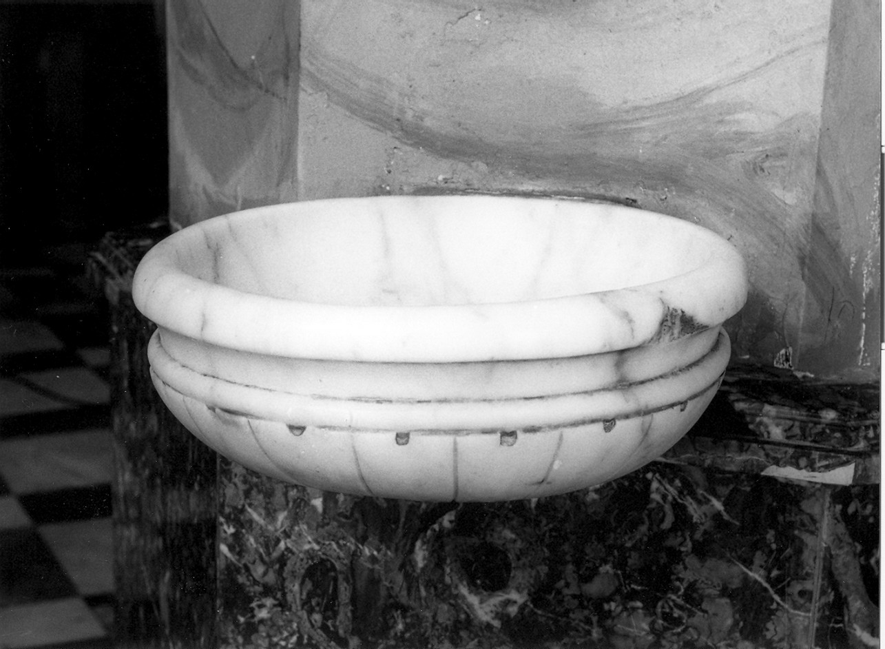 acquasantiera da parete, opera isolata - bottega ligure (prima metà sec. XVI)