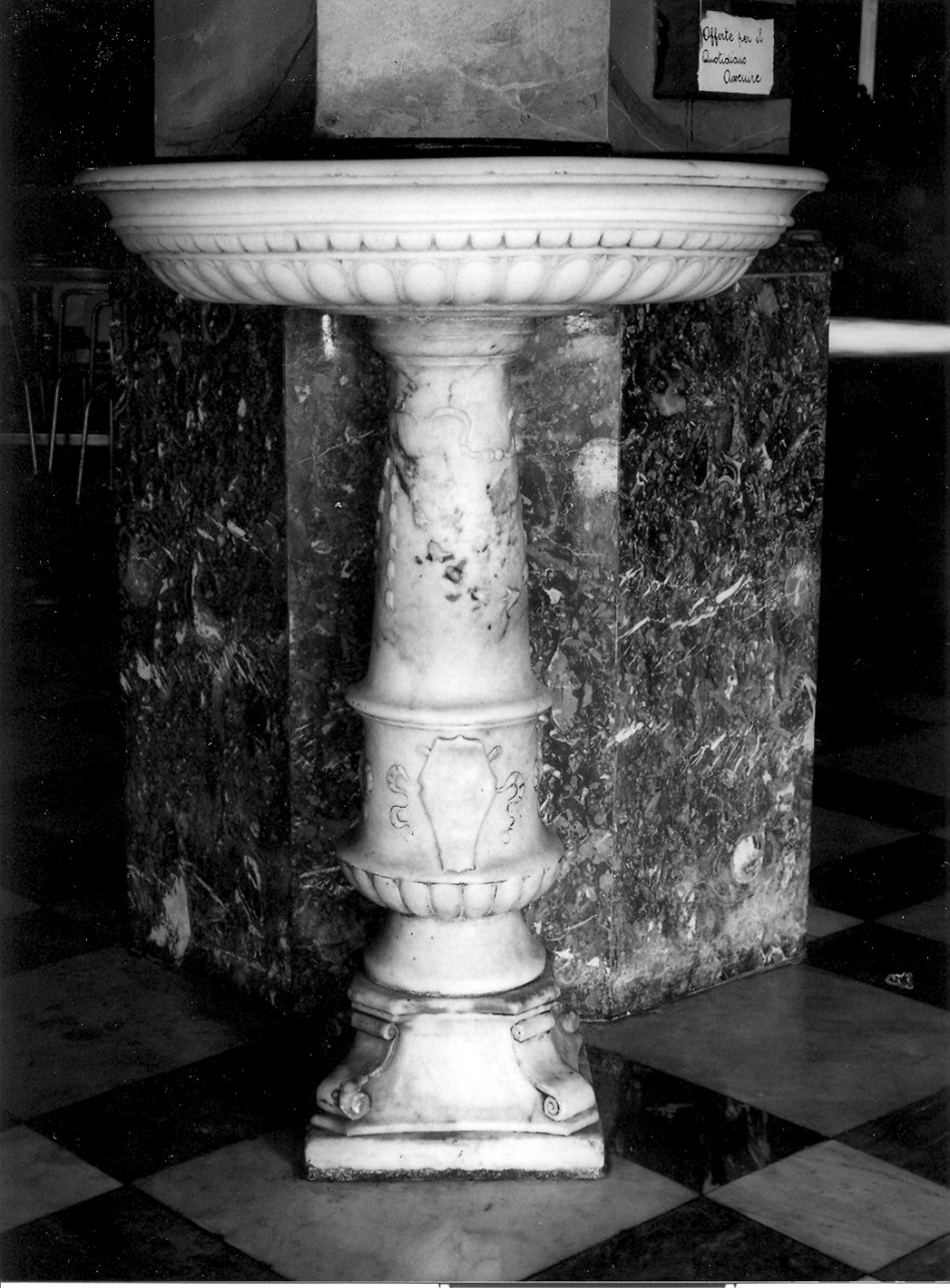 acquasantiera - a fusto, opera isolata - bottega ligure (prima metà sec. XVI)