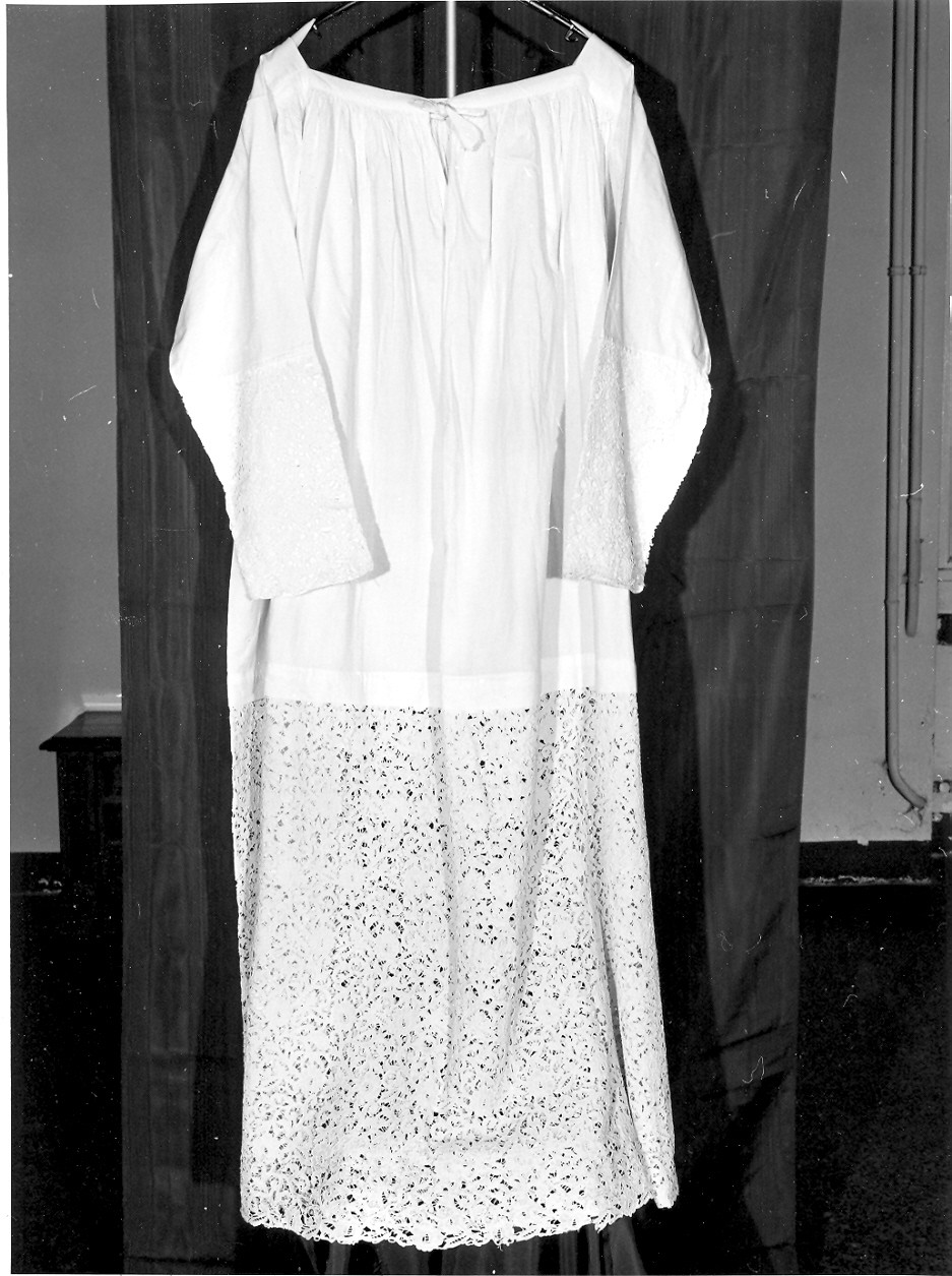 camice, opera isolata - manifattura ligure (metà sec. XIX)