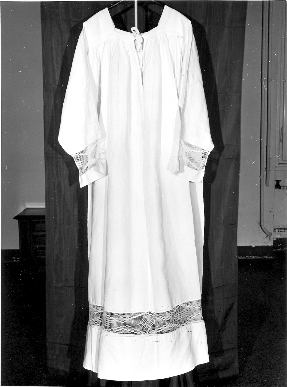 camice, opera isolata - manifattura ligure (inizio sec. XX)