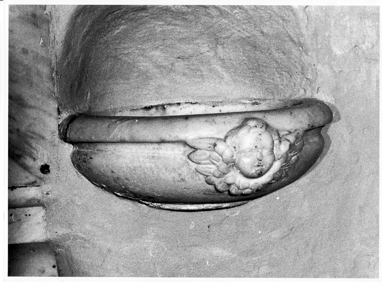 acquasantiera, opera isolata - bottega ligure (sec. XVII)