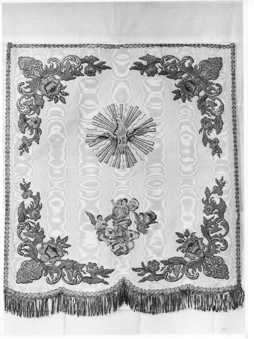 Madonna con Bambino e angeli (stendardo, opera isolata) - manifattura ligure (inizio sec. XIX)