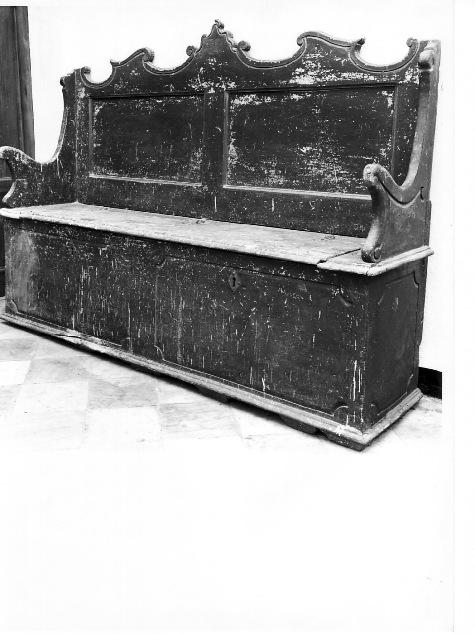 cassapanca, opera isolata - bottega ligure (sec. XVIII)