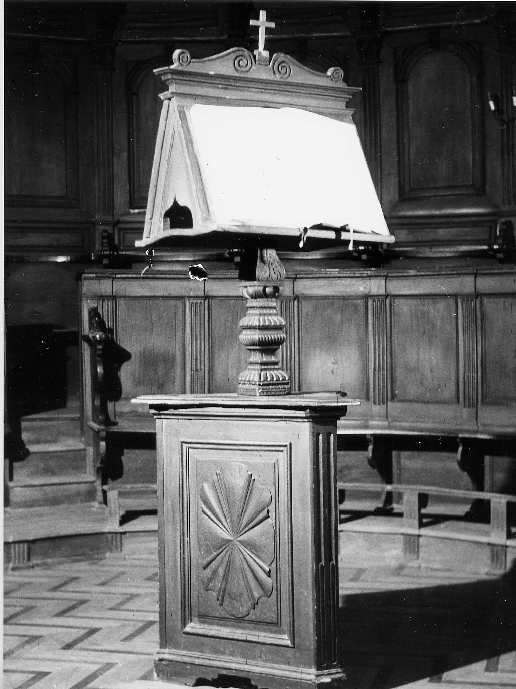 leggio, opera isolata - bottega ligure (inizio sec. XVIII)