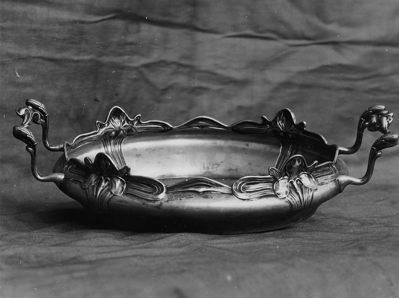 vassoio, opera isolata - bottega ligure (sec. XX)