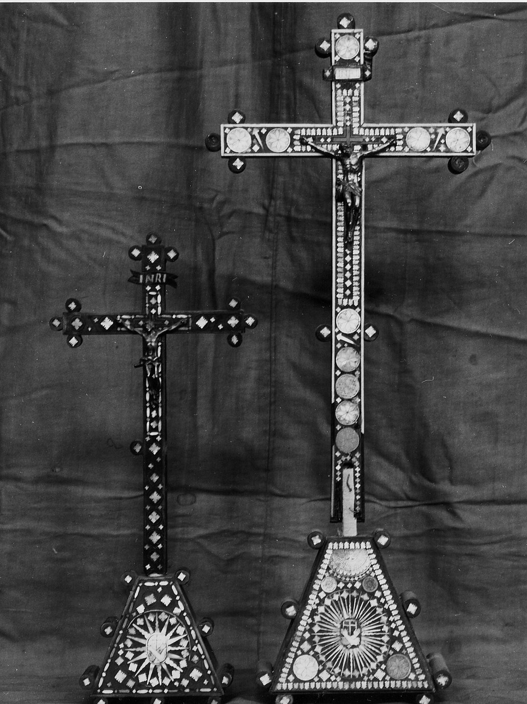 crocifisso, coppia - bottega ligure (secc. XVIII/ XIX)