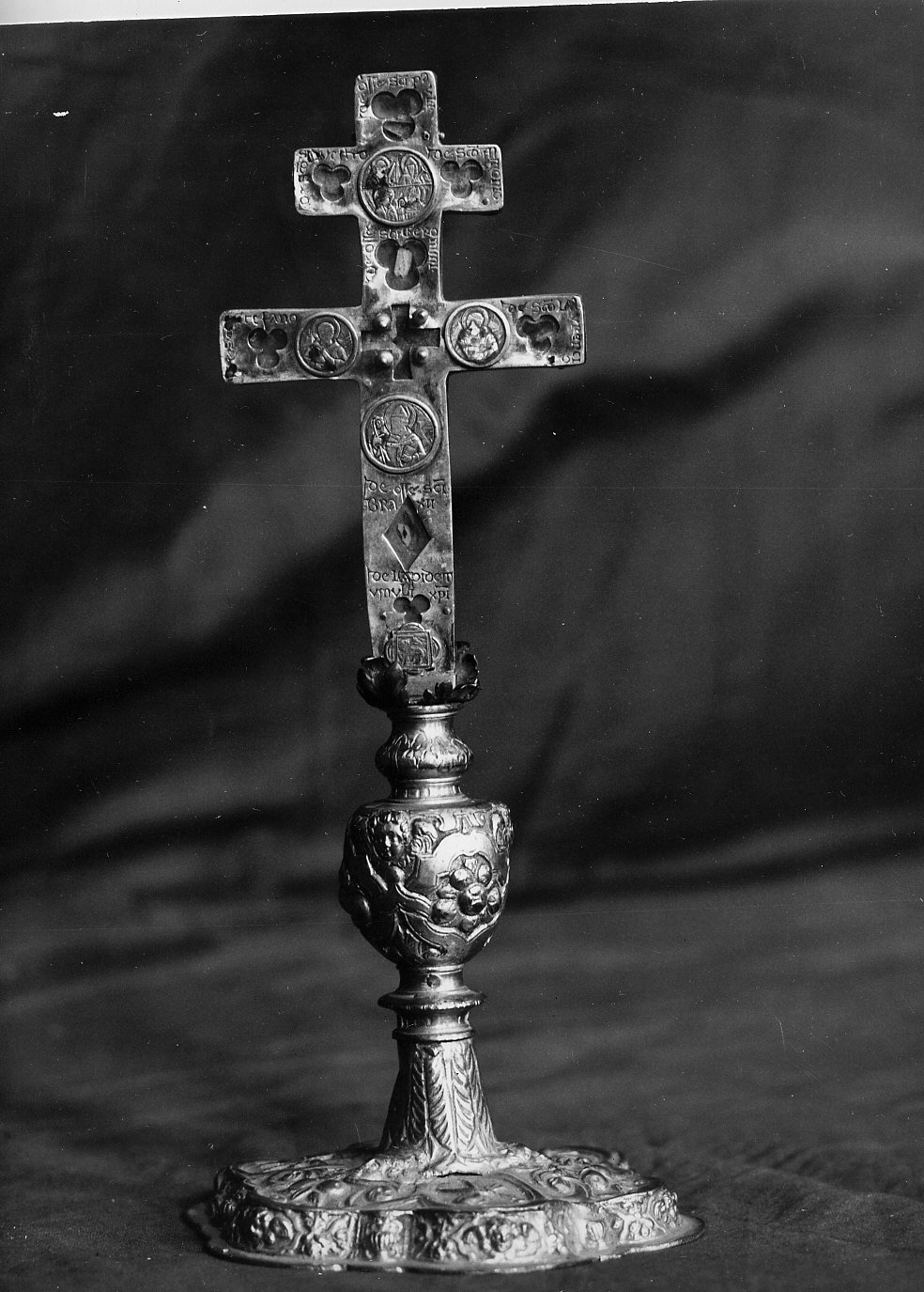 reliquiario - a croce, opera isolata - bottega ligure (secc. XII/ XIV)