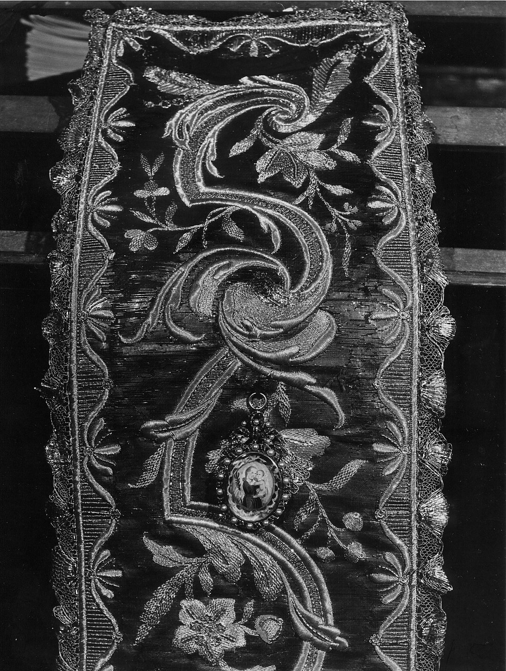 medaglione, opera isolata - bottega ligure (seconda metà sec. XVIII)