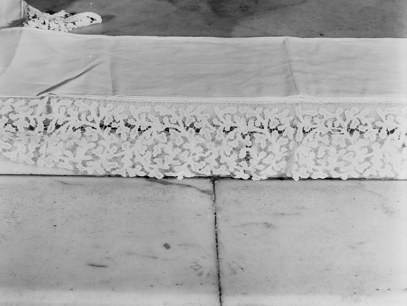 tovaglia, opera isolata - manifattura milanese (sec. XVII)