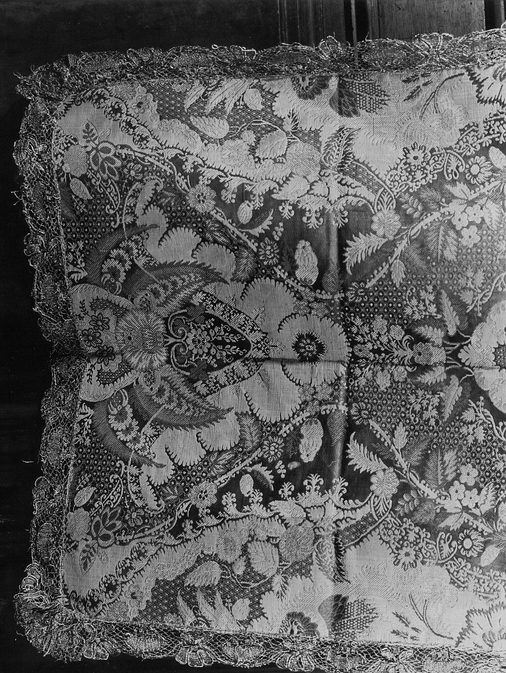 velo di calice, elemento d'insieme - manifattura francese (sec. XVIII)