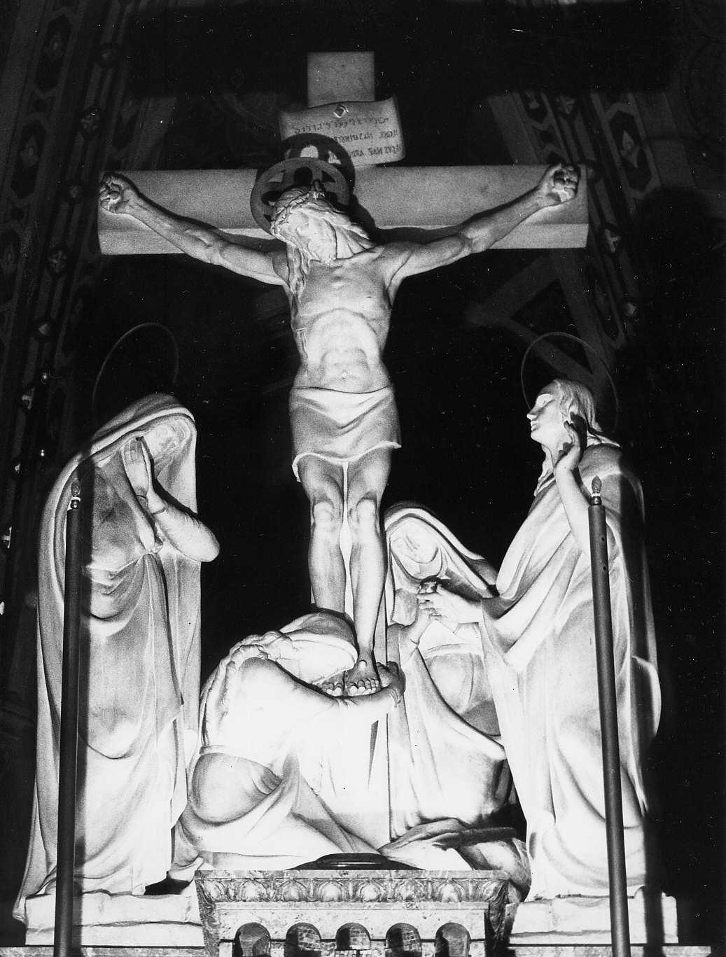 gruppo scultoreo, insieme di Paleni Cesare (sec. XX)