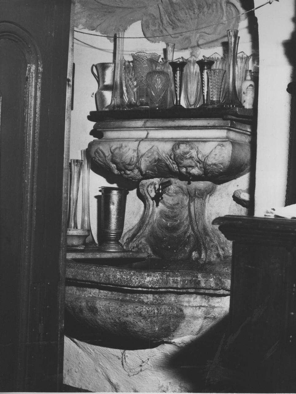 lavabo - a parete, opera isolata - bottega italiana (inizio sec. XVI, sec. XVII)