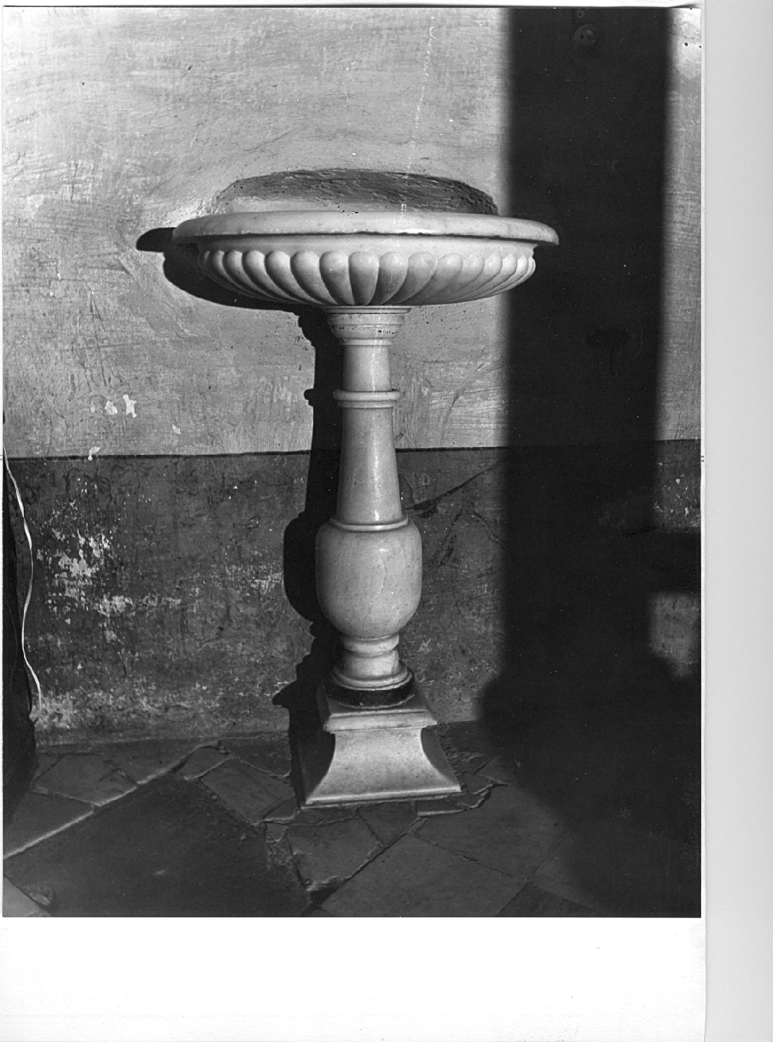 acquasantiera, opera isolata - bottega italiana (sec. XIX)