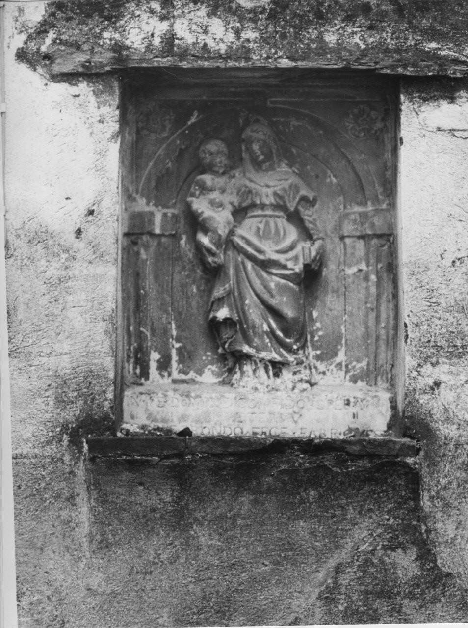Madonna con Bambino (rilievo, opera isolata) - bottega italiana (sec. XVII)