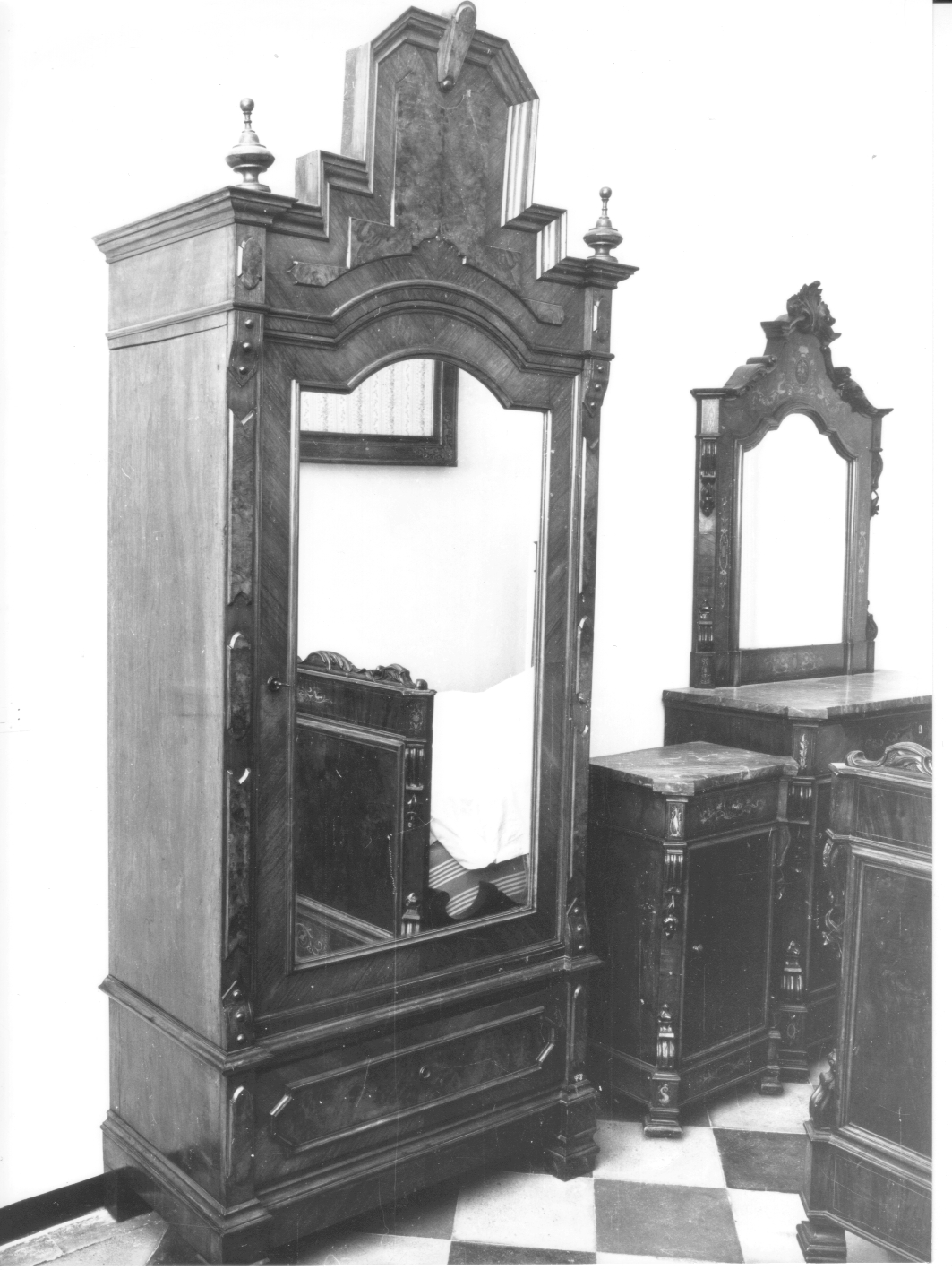 motivi decorativi (armadio, opera isolata) - bottega ligure (sec. XIX)