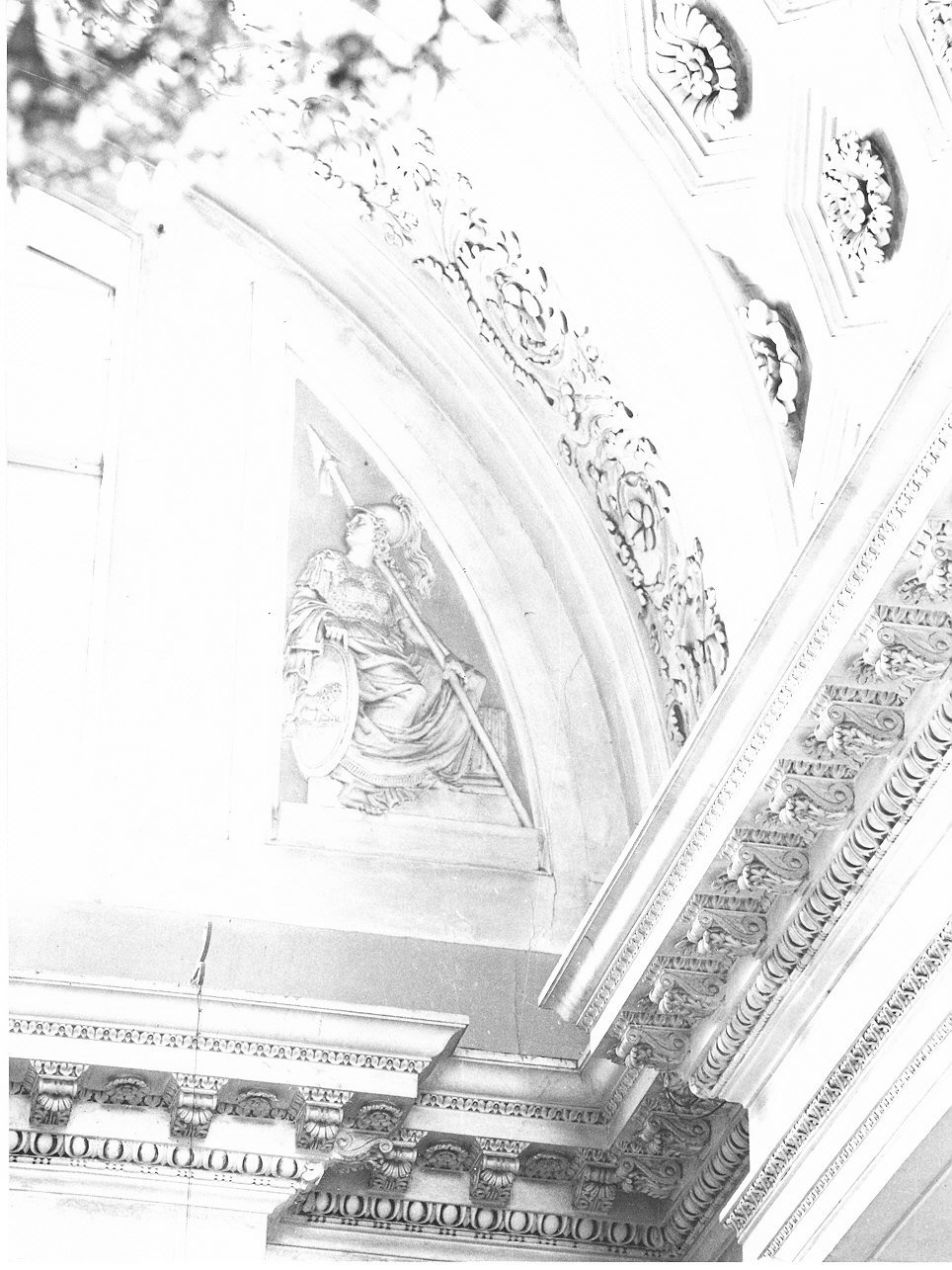 allegoria della Fortezza (rilievo, elemento d'insieme) di Adami Andrea, Adami Giovanni Battista, Cattaneo Carlo (prima metà sec. XIX)