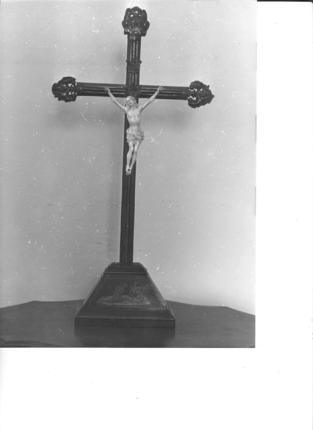 Cristo crocifisso (croce d'altare, opera isolata) - bottega ligure (metà sec. XIX)